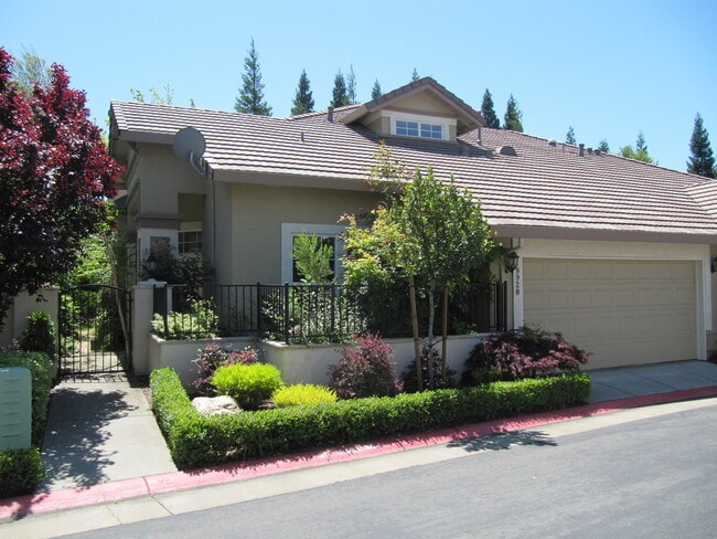 Building Photo - Beautiful Granite Bay Home in Gated Community