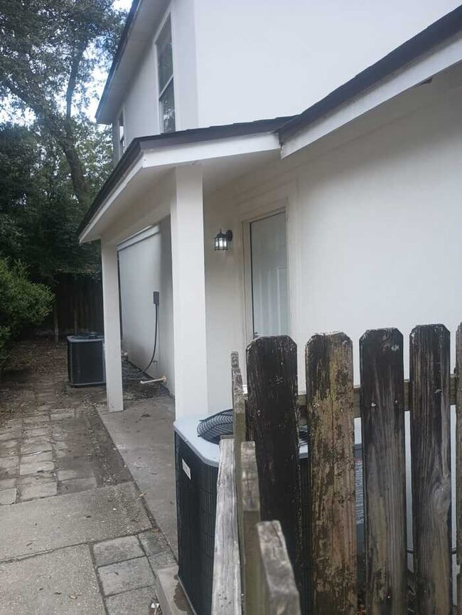 Photo - 749 Brook Meadow Ln