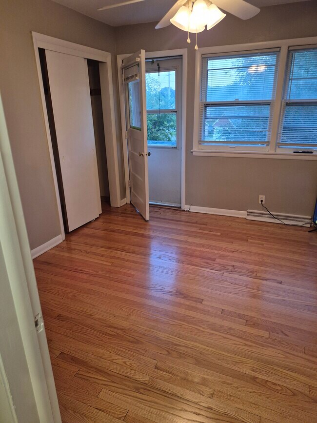 4230 N 100th St Unit 3