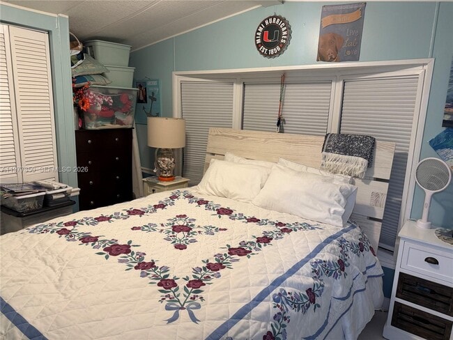 Photo - 212 Orchid St