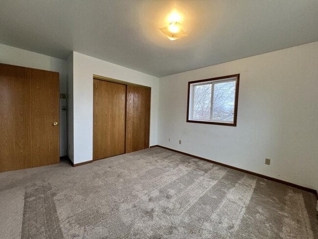 Photo - 282 Wintergreen Dr