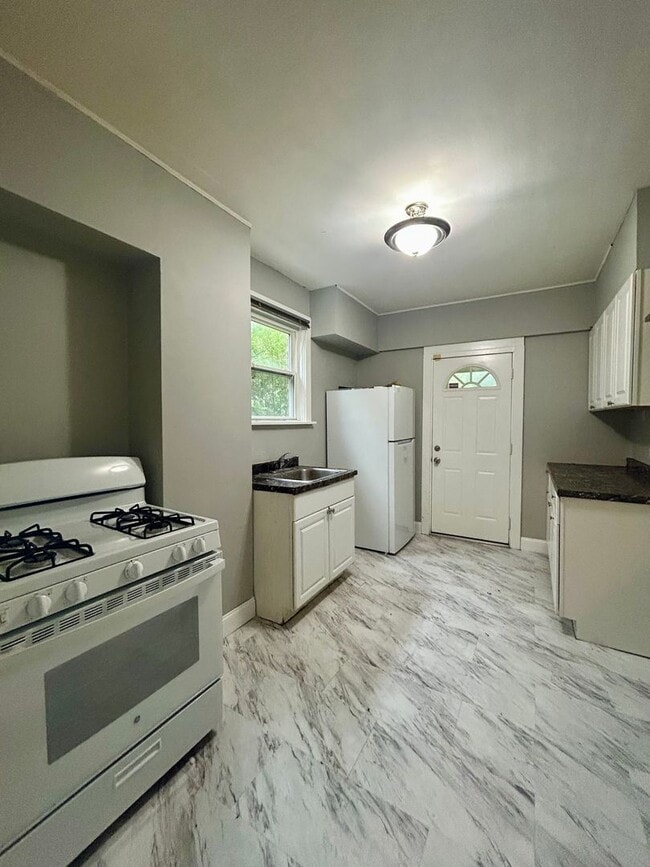 Photo - 1311 Oakhill St
