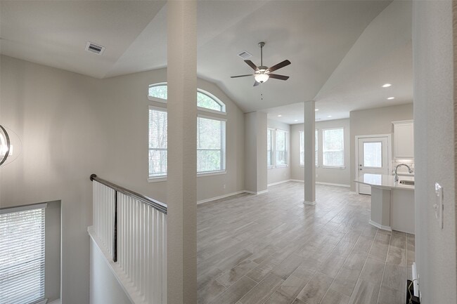 Photo - 115 Handley Dr