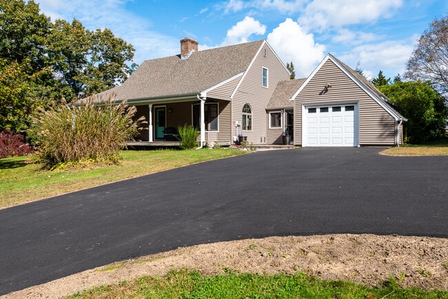 Photo - 131 Hemlock Dr