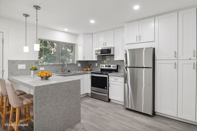 Photo - 458 Ballantyne St Unit 7