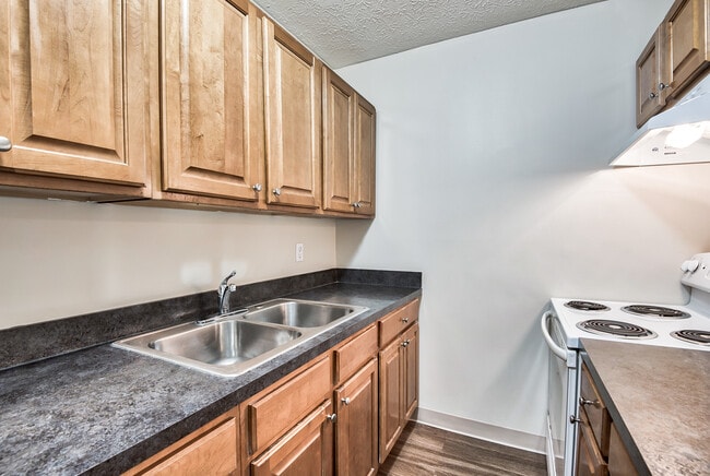 Photo - Forrest Bluff Apartments