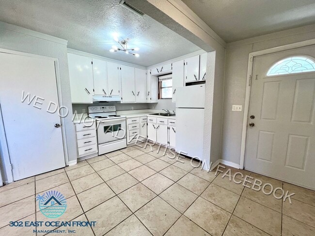 Photo - Updated and spacious 3 bedroom / 2 bathroo... Unit 5640 Ramona