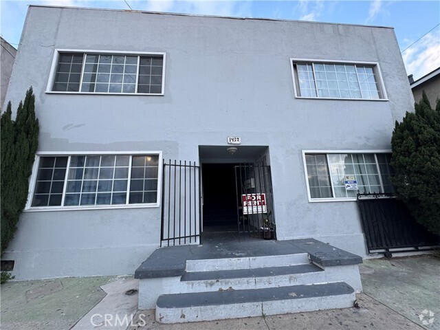 Building Photo - 1432 Cherry Ave Rental