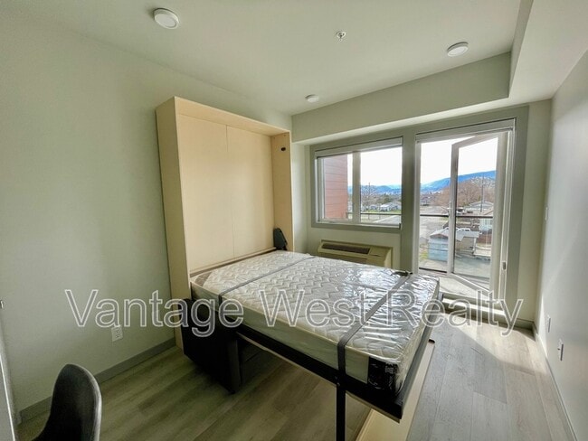 345-345 Dougall Rd N