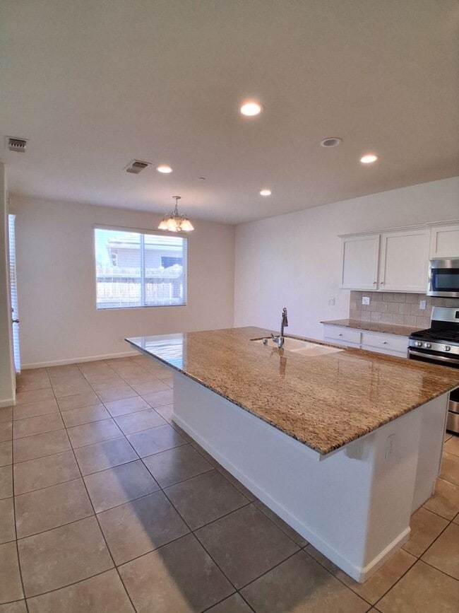 3813 Griffith Ave