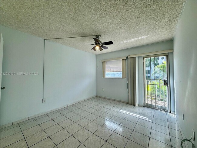 Photo - 901 SW 37th Ave Unidad 25