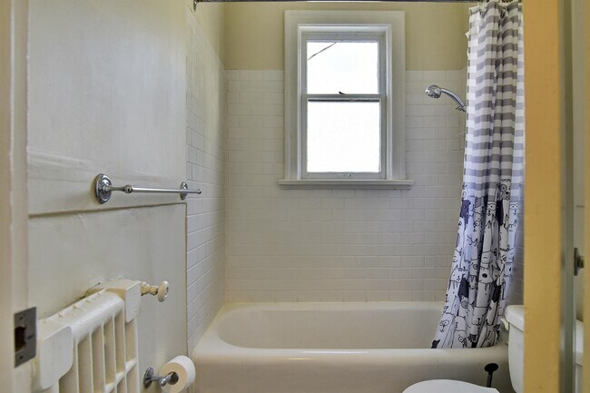 Photo - 935 Jervis St Unit 10