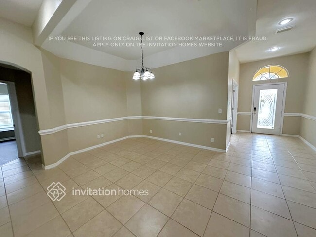 Photo - 704 Tuscanny St