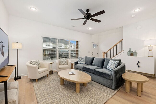 Building Photo - 1935 S Garland Ave Unit ID1338736P