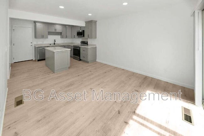 Photo - 1200 Shaddick Dr