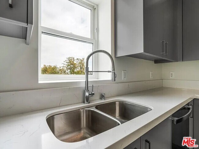 Photo - 3308 Mentone Ave Unit A1