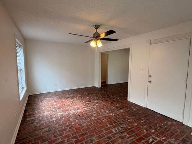 3200 NW 42nd St