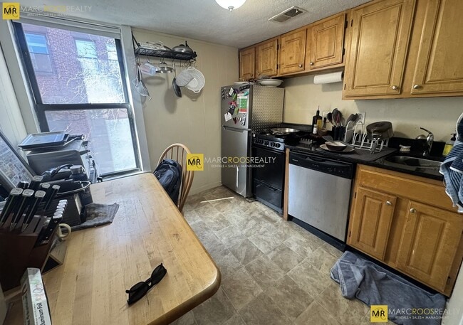 Photo - 218 Cambridge St