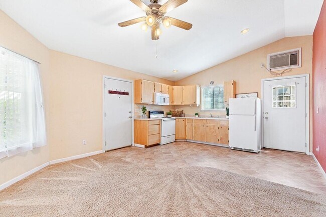 Photo - 336 Effie St House