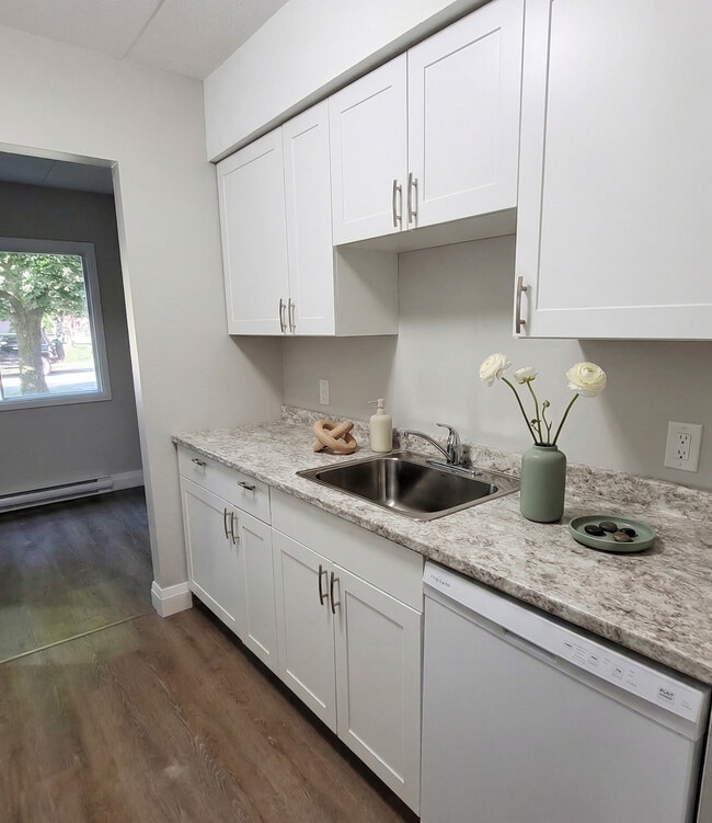 Photo - Cambridge Heights Apartments