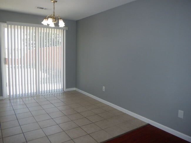 Photo - Convenient Location - Cul De Sac