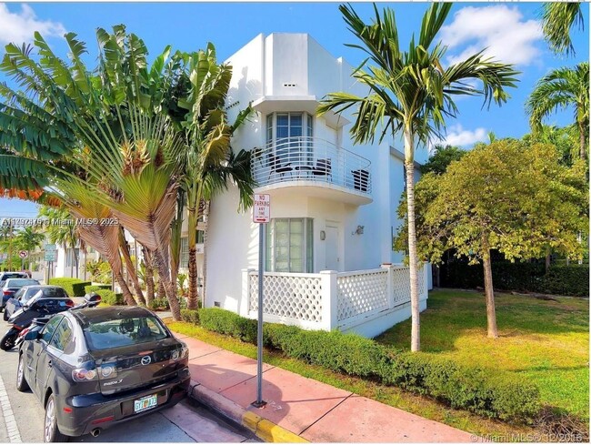 Photo - 611 11th St Condo Unit 105