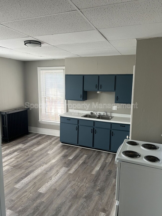 Building Photo - 88 Elm St Unit 13 Rental