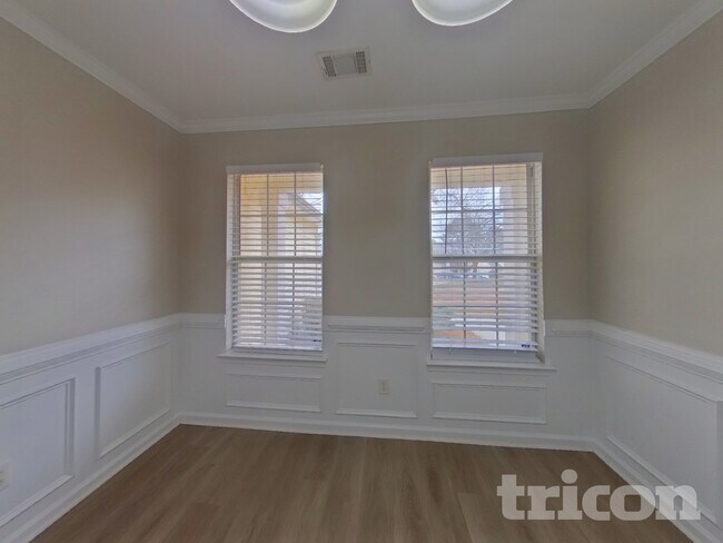 Photo - 708 Percevil Point