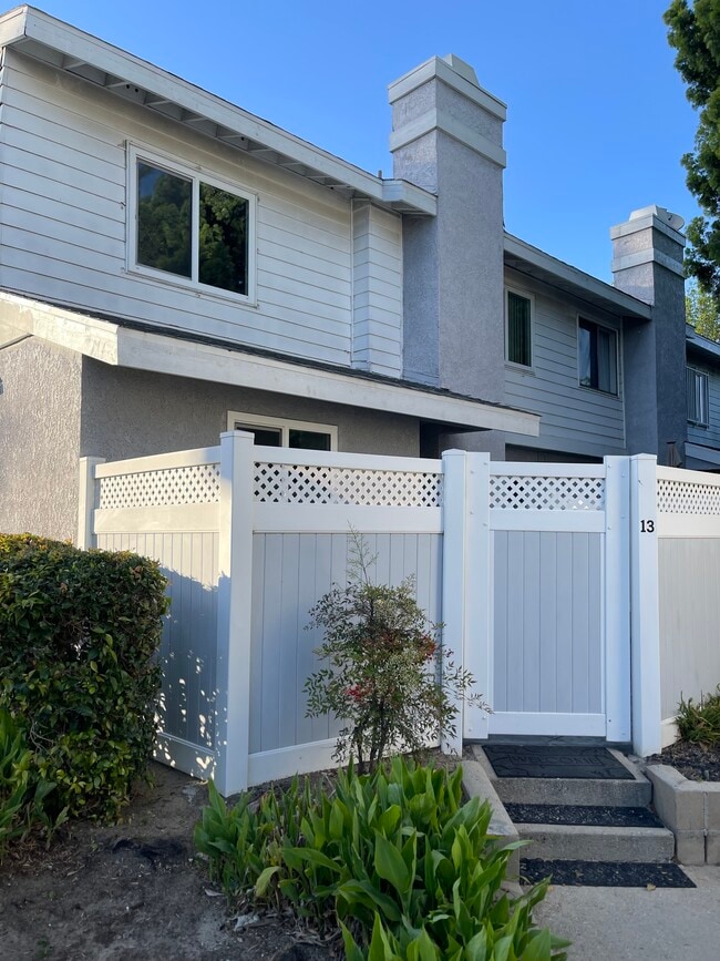 Building Photo - 8350 Burnet Ave Unit # 13