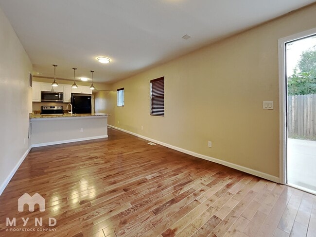 Building Photo - 1408 Harlan St Rental