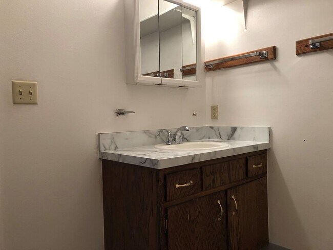 Photo - 2013 NW Hickory Ln