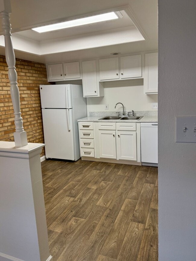 Photo - Applewood Crest Townhomes & Apartments