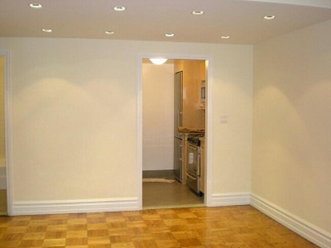 Building Photo - 420 E 79th St Unit 3F Rental