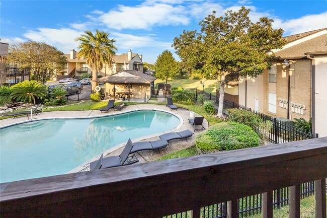 Building Photo - 1500 Bay Area Blvd Unit 138