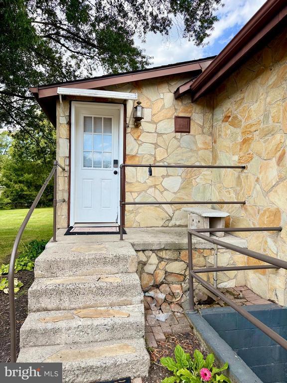 Photo - 5865 Websters Way