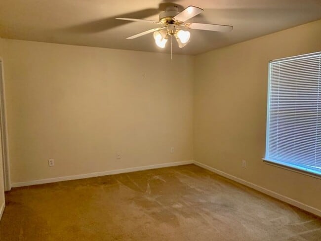 Photo - 2/2 For Rent in Barnett Bend!
