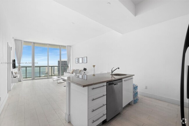 Building Photo - 888 Biscayne Blvd Unit 5002 Rental