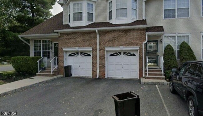 Building Photo - 1 Saddle Ct