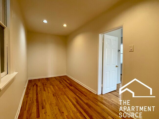 Photo - 2223 N Hoyne Ave Unit 2