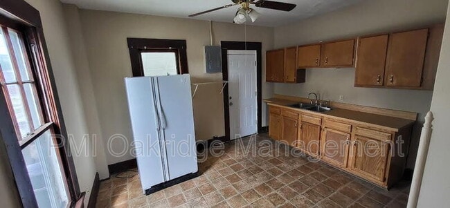 Photo - 416 S Main St