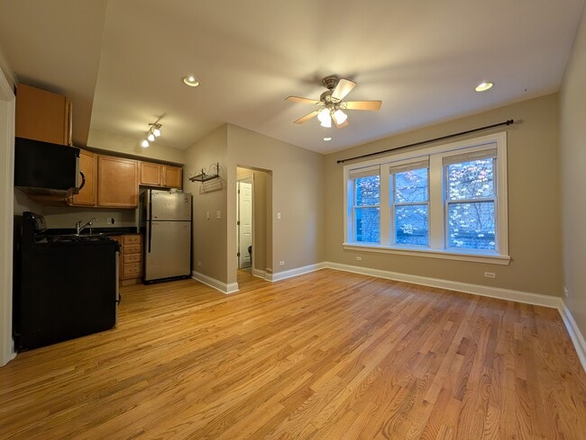 Photo - 6813 N Wayne Ave Unit 3c