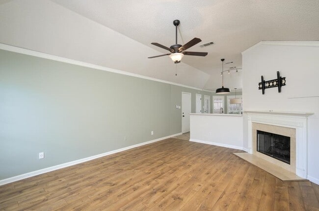 Photo - 3114 Shadow Green Ln
