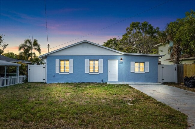Building Photo - 3611 Anderson Ave