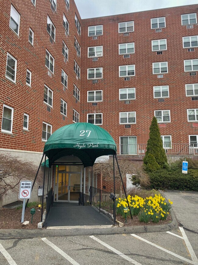 Welcome to 27 Northill St #2J - 27 Northill St Unidad 2J