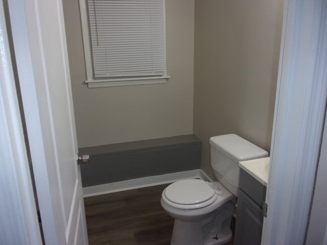 Photo - 1290 N McNeil St