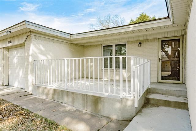 Photo - 5821 Circular Dr