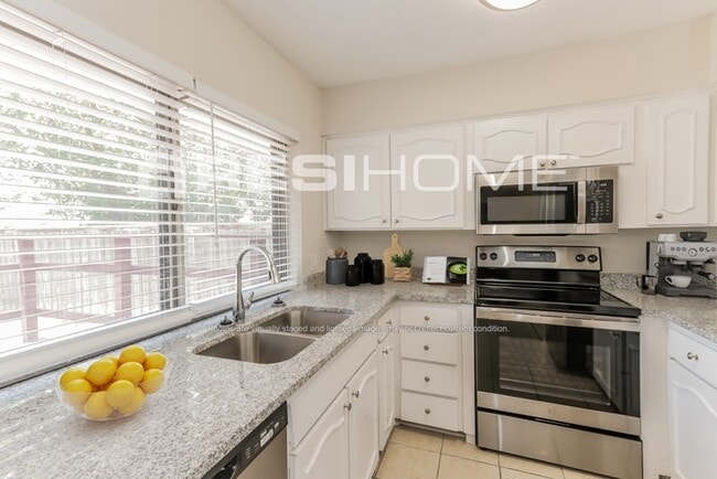 Photo - 2832 Lago Vista Loop