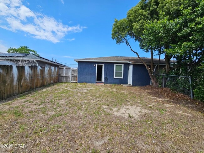 Photo - 3707 Burnham Way