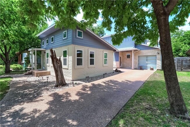 900 Capitol Ct