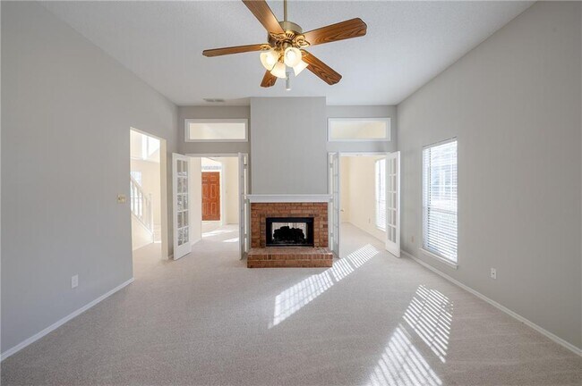 Photo - 10950 Pinehigh Dr